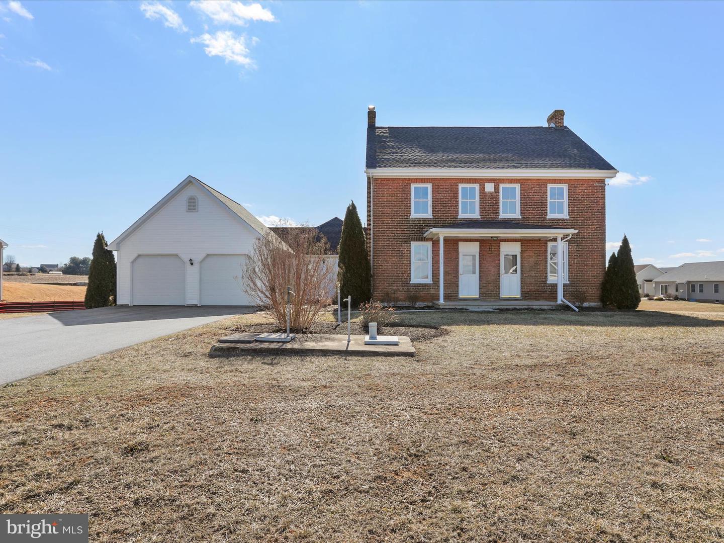 18941 Amesbury Rd Property Photo 1