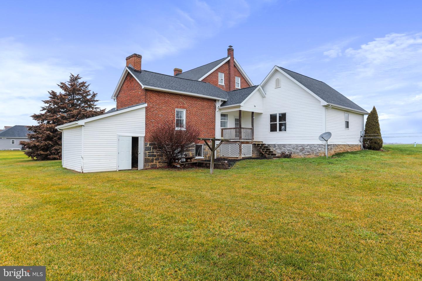 18941 Amesbury Rd Property Photo 7
