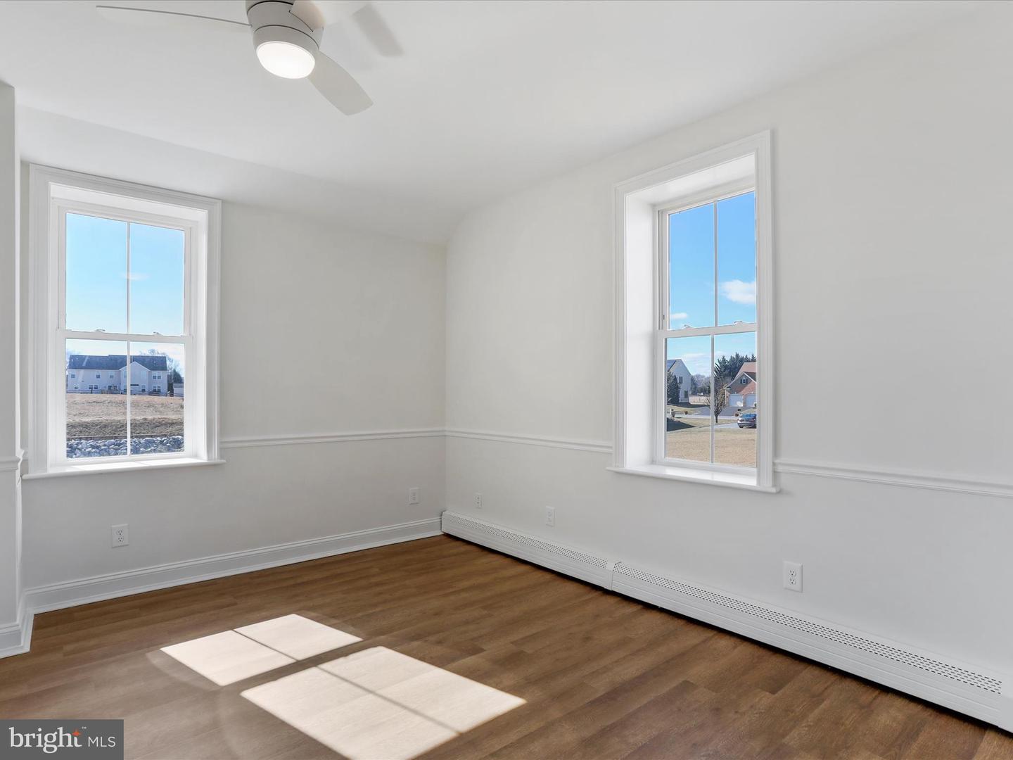 18941 Amesbury Rd Property Photo 22