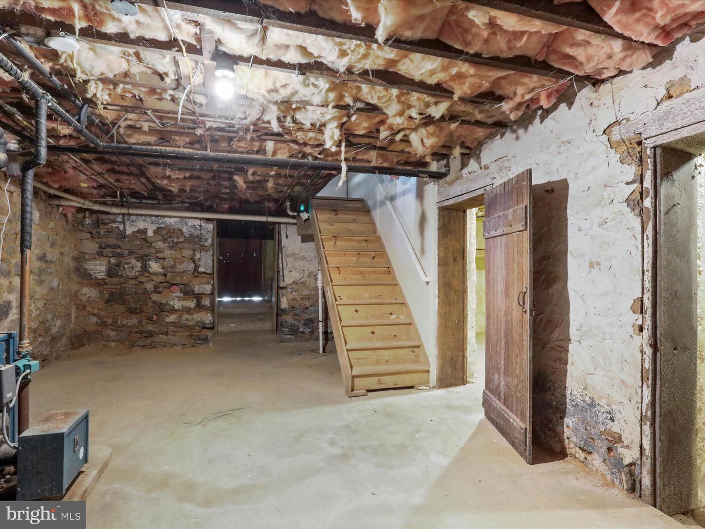 18941 Amesbury Rd Property Photo 49