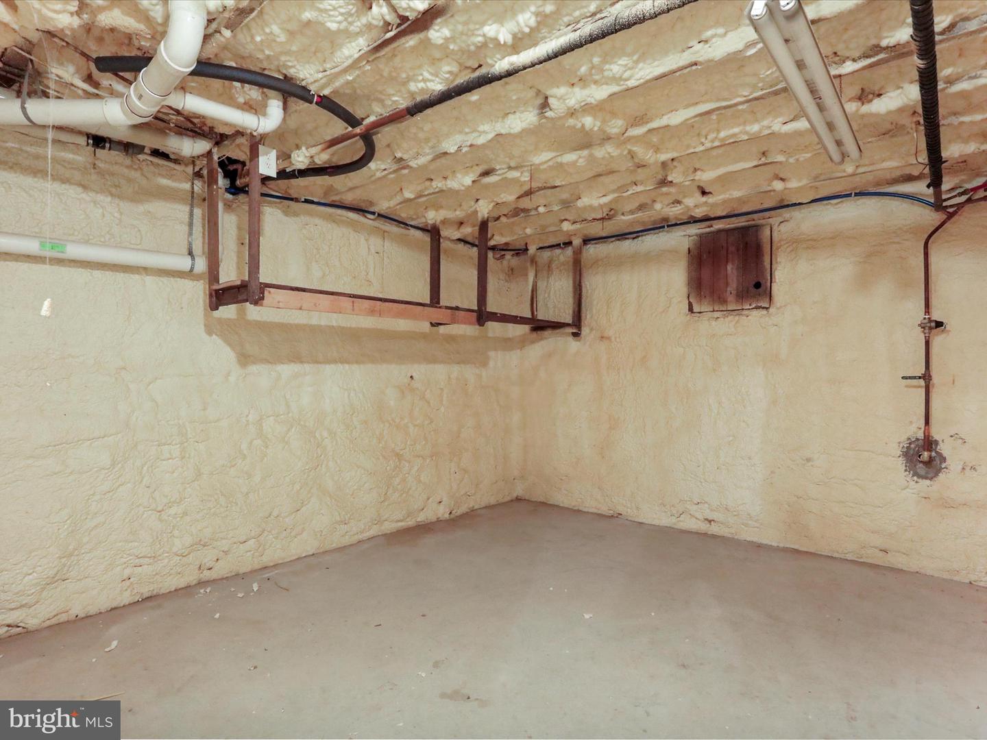 18941 Amesbury Rd Property Photo 51