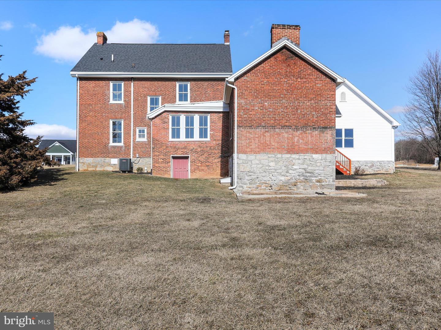 18941 Amesbury Rd Property Photo 56