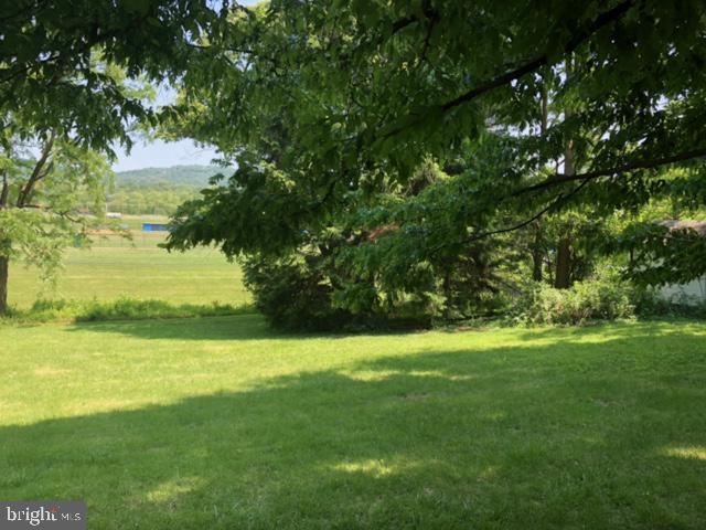 1 Maple Ave Property Photo 6