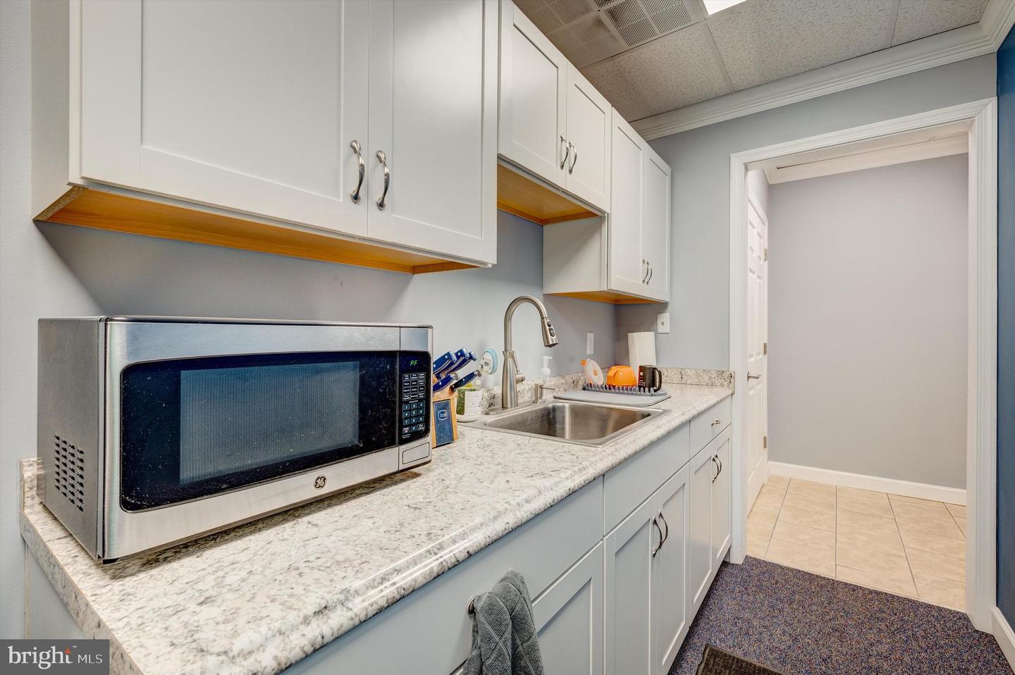 934 Sweeney Dr #suite 6 Property Photo 16