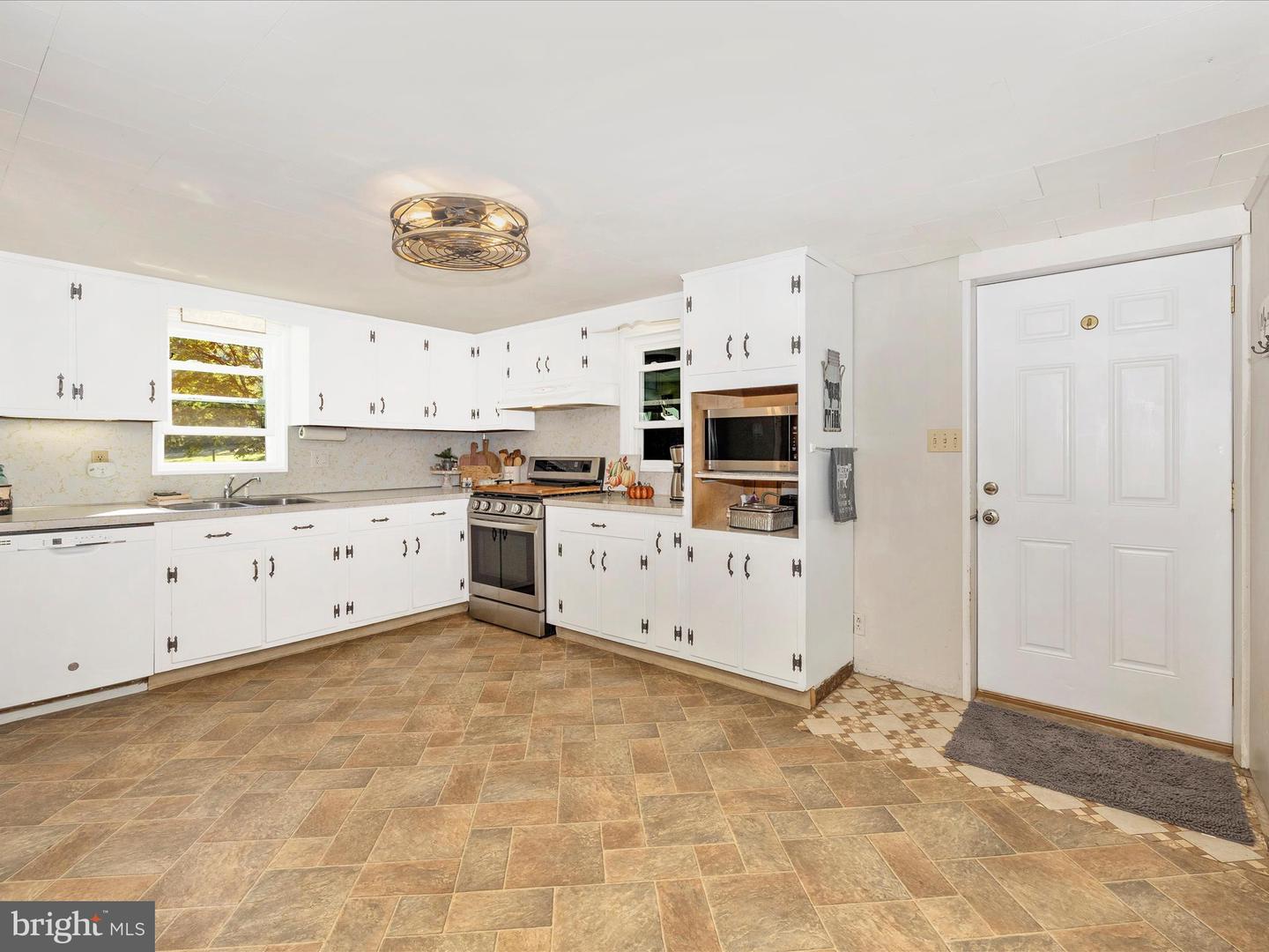 22705 Jefferson Blvd Property Photo 4