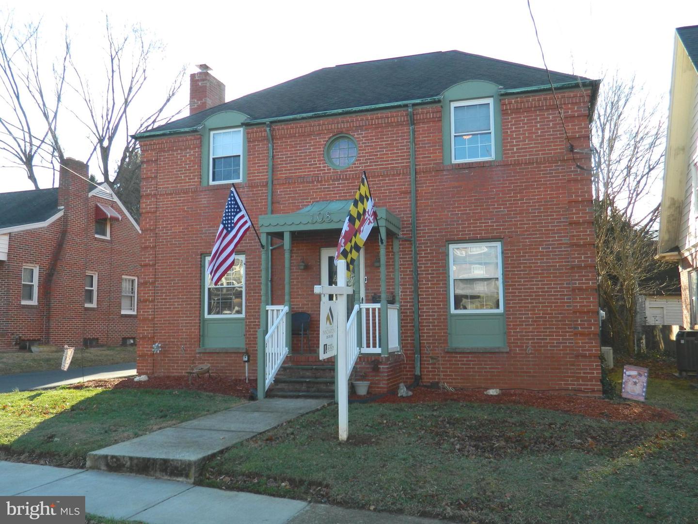 108 Lakin Ave Property Photo