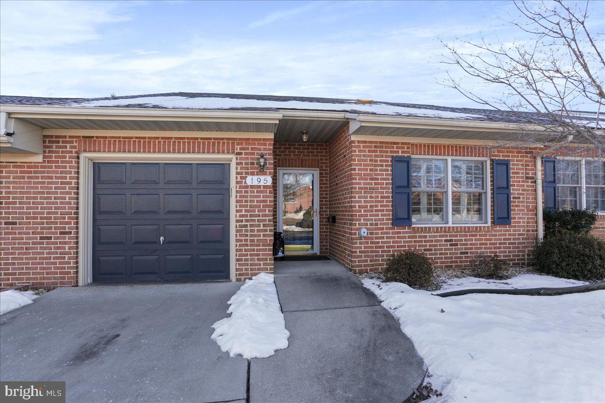 195 Sunbrook Ln #205 Property Photo