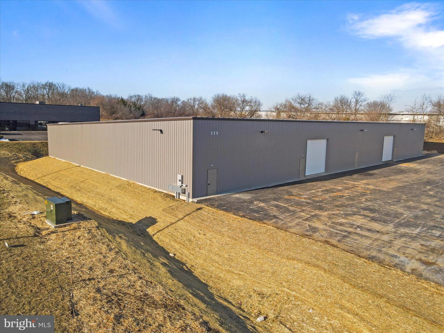 225 Mcrand Ct Property Photo 3