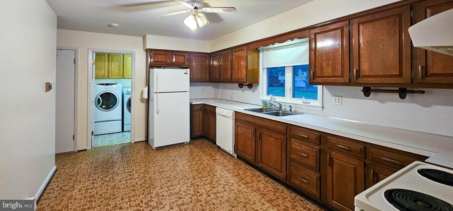 19218 Woodhaven Dr Property Photo