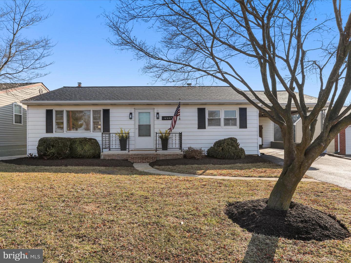 12227 W Lawn Ln Property Photo
