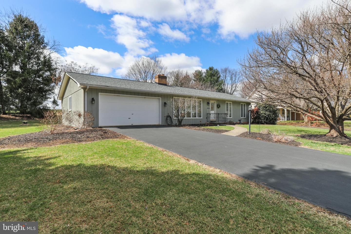 19523 Spring Valley Dr Property Photo 2