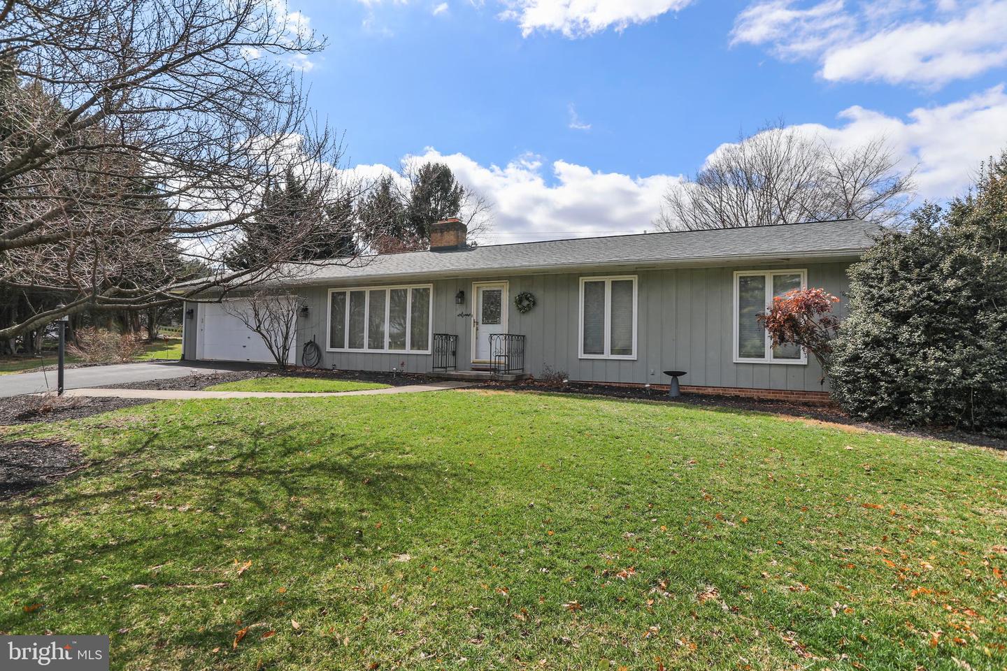 19523 Spring Valley Dr Property Photo 3
