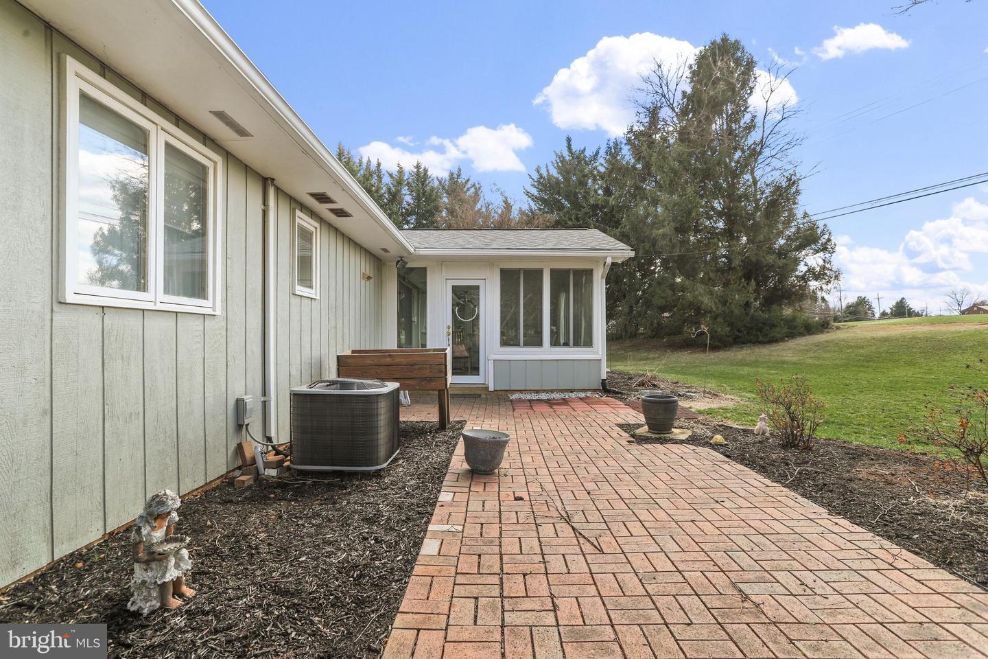 19523 Spring Valley Dr Property Photo 37