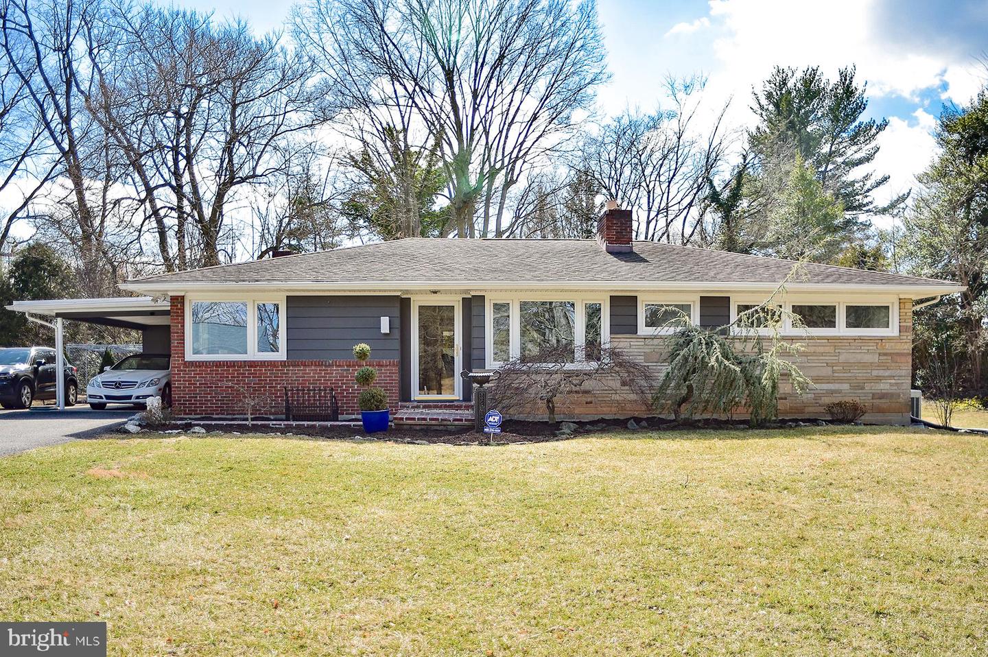 18713 Briarwood Dr Property Photo