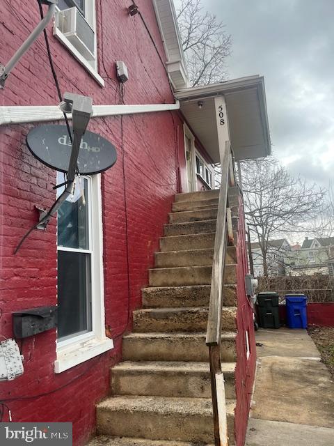 508 W Church St Property Photo 3