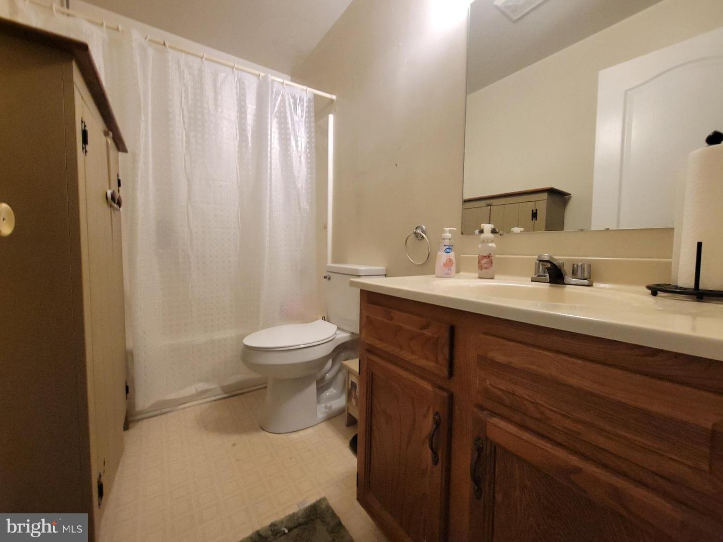 648-650 E Wilson Blvd Property Photo 20