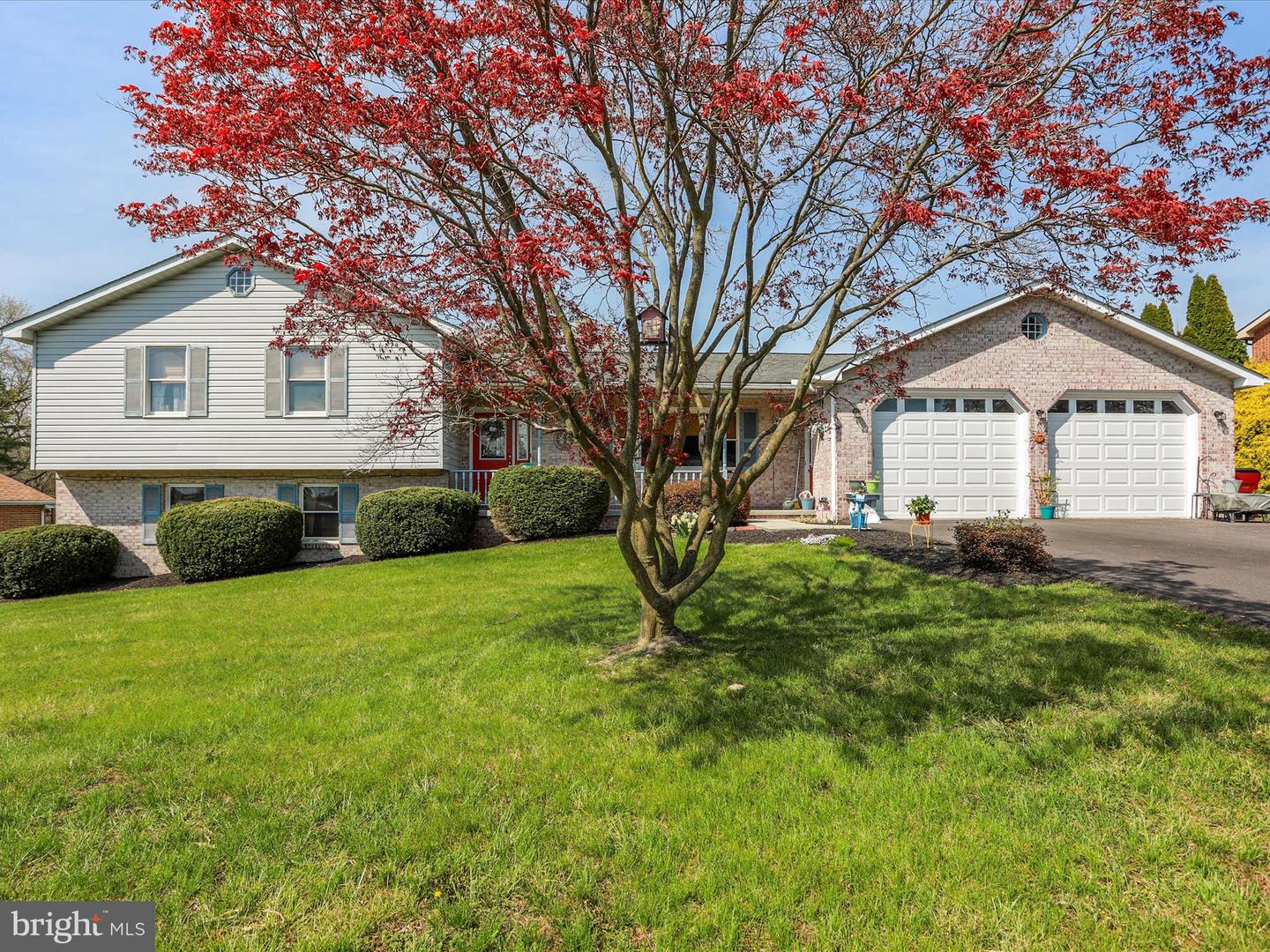 16710 Sterling Rd Property Photo 1