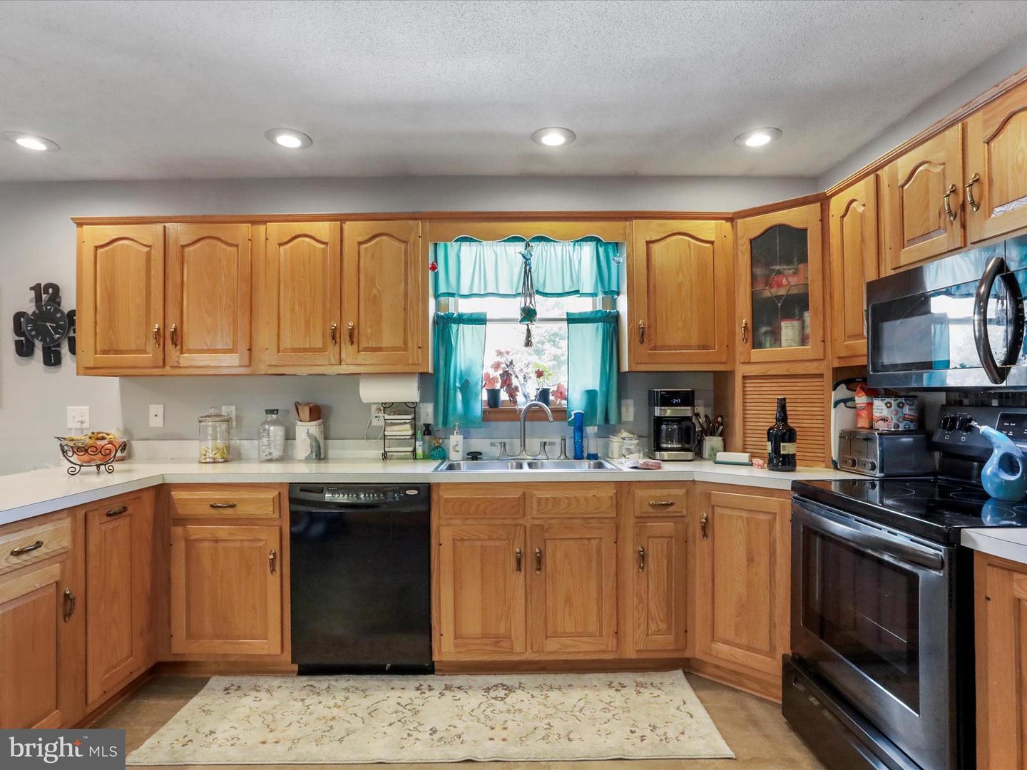 16710 Sterling Rd Property Photo 11