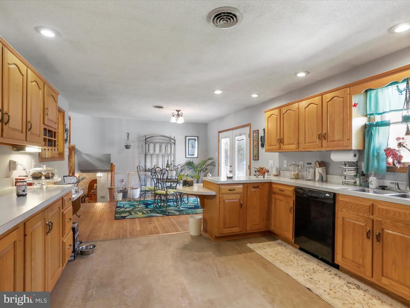 16710 Sterling Rd Property Photo 12