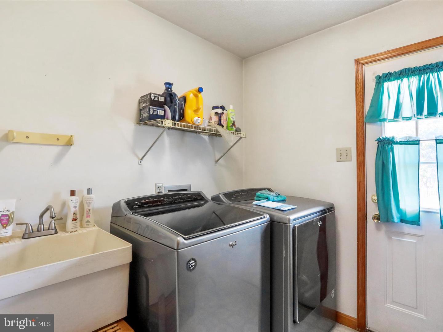 16710 Sterling Rd Property Photo 14