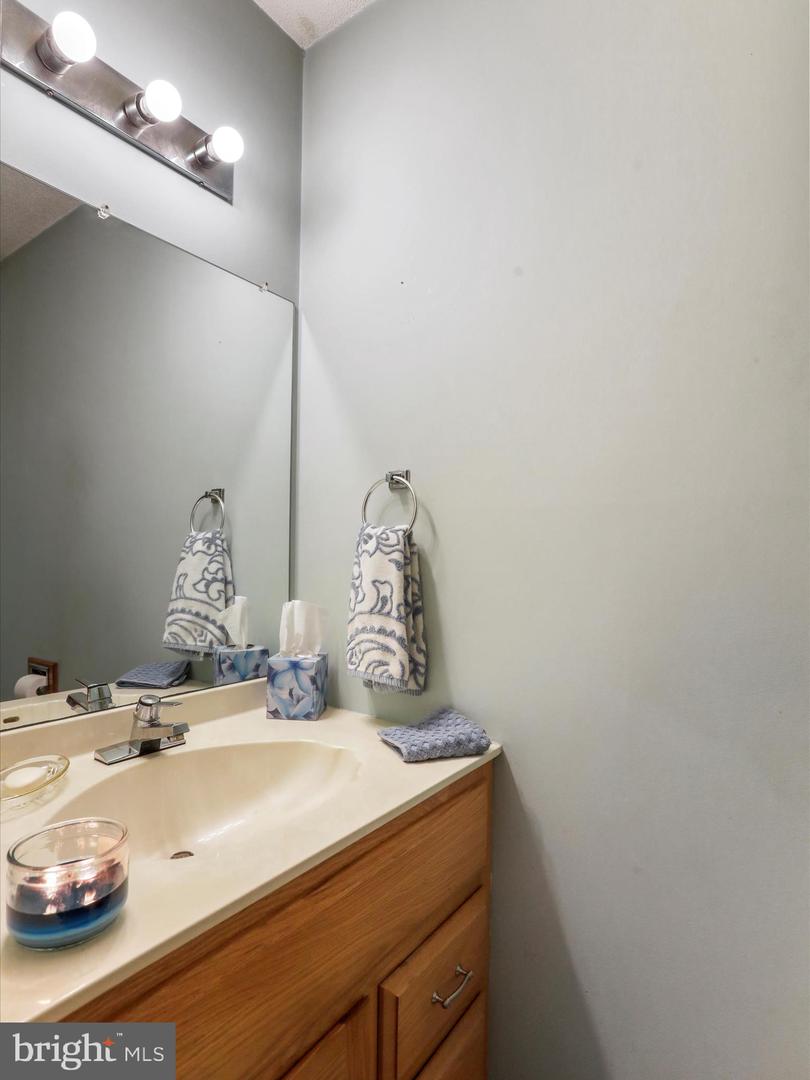 16710 Sterling Rd Property Photo 15