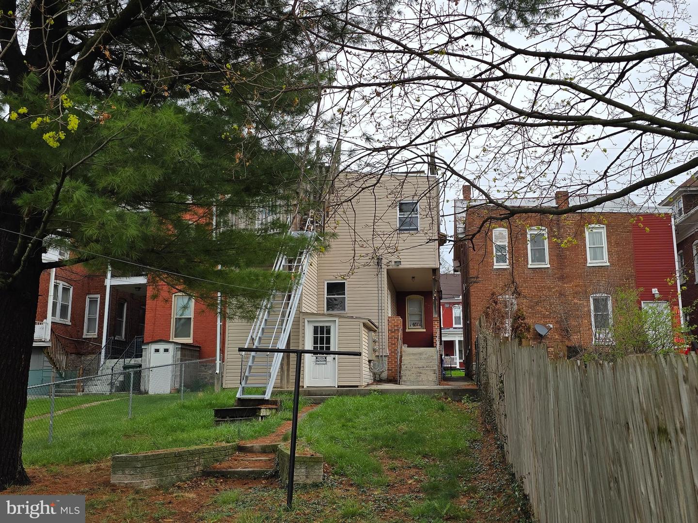 51 East Ave Property Photo 8