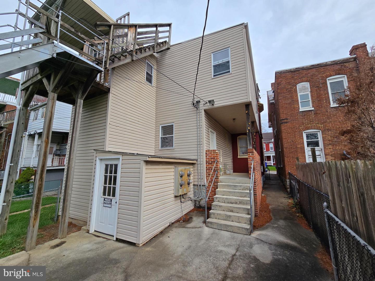 51 East Ave Property Photo 13