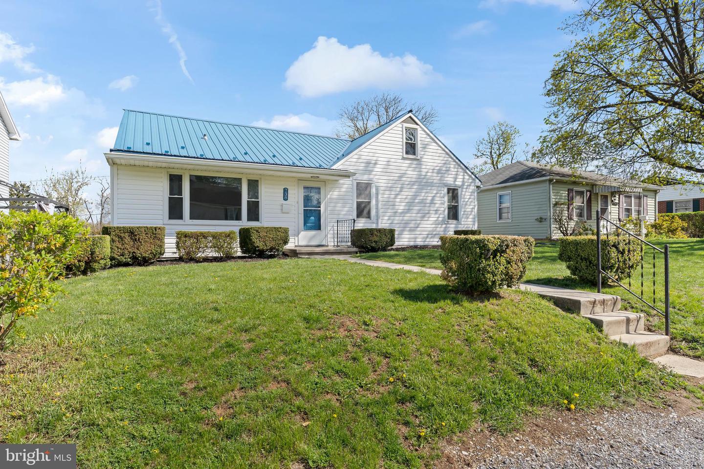 738 Medway Rd Property Photo 2