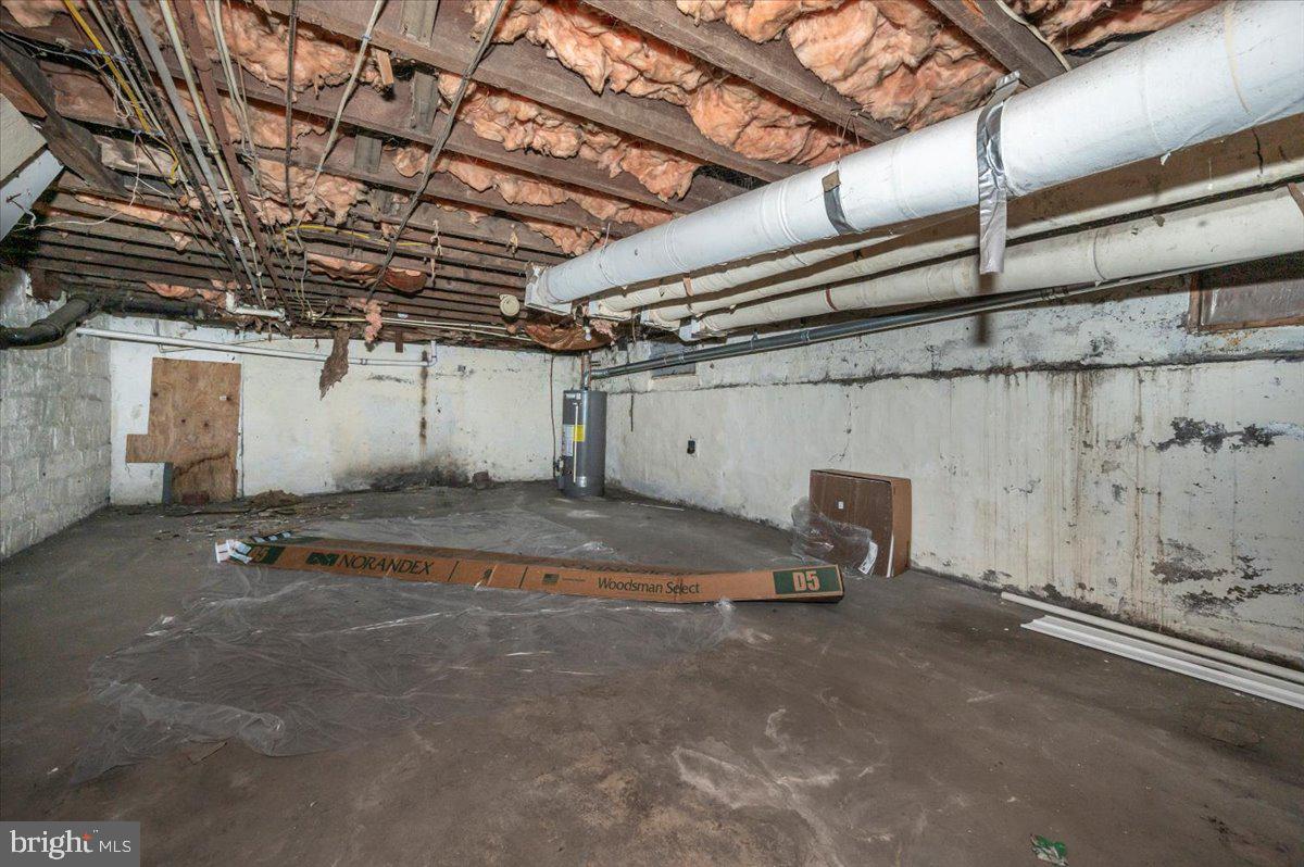 211 E Washington St Property Photo 19