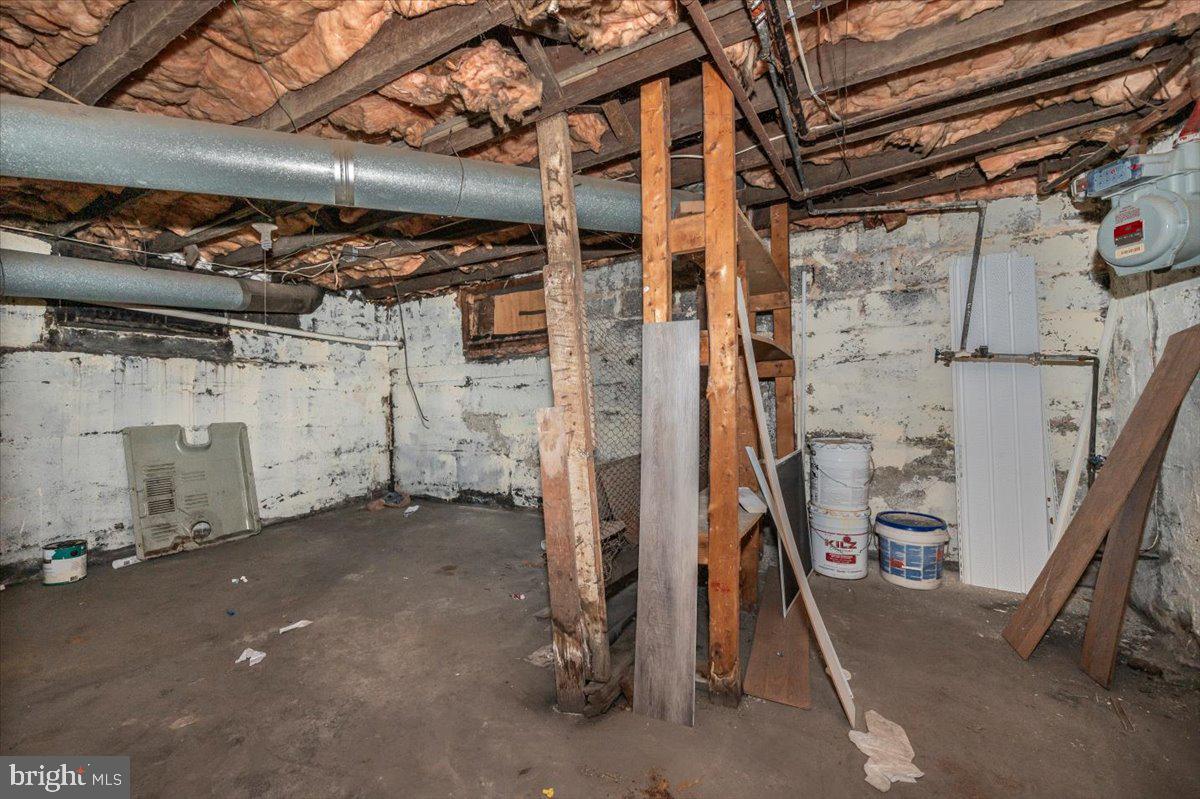 211 E Washington St Property Photo 20
