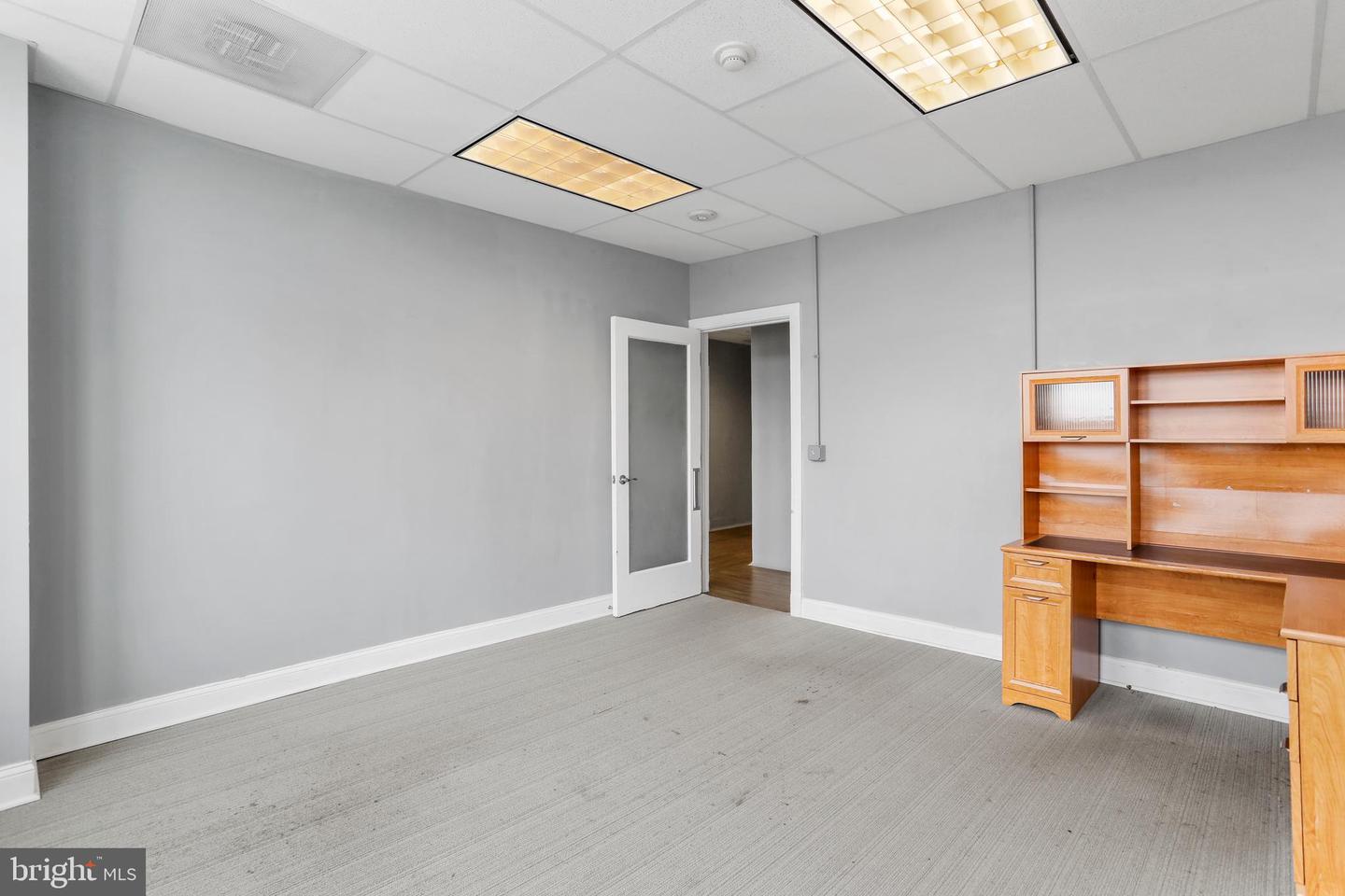 138 W Washington St #400 Property Photo 15