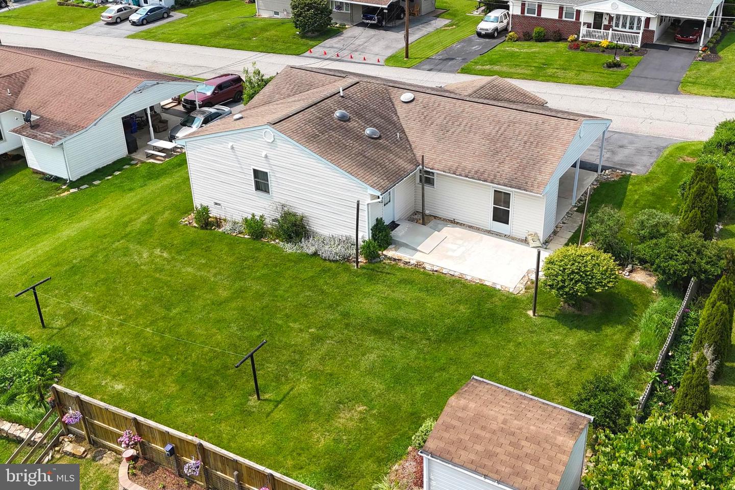 206 Young Ave Property Photo 7