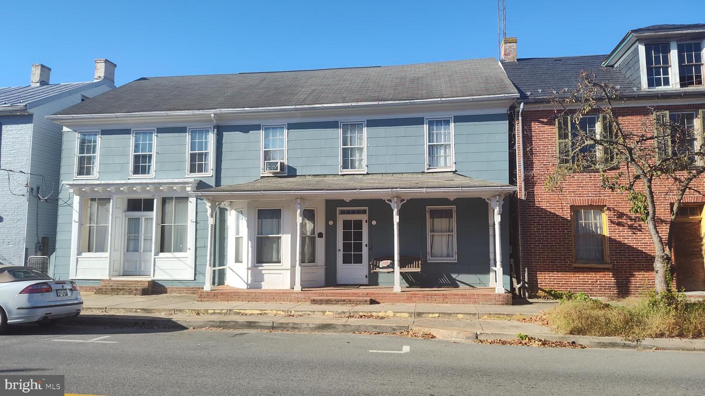 117 E Main St Property Photo 1