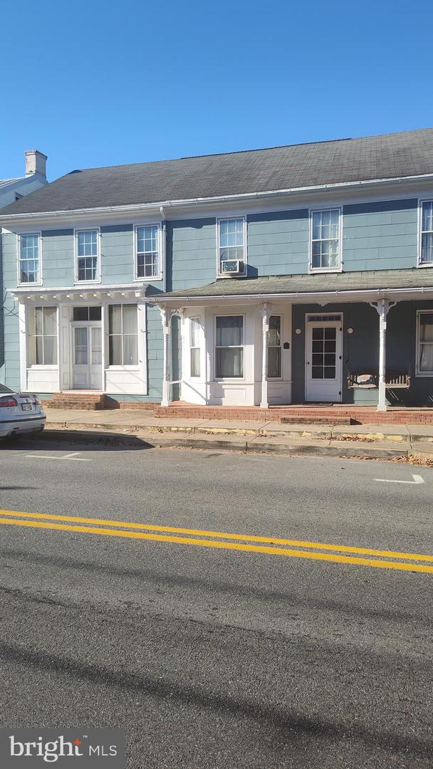 117 E Main St Property Photo 2