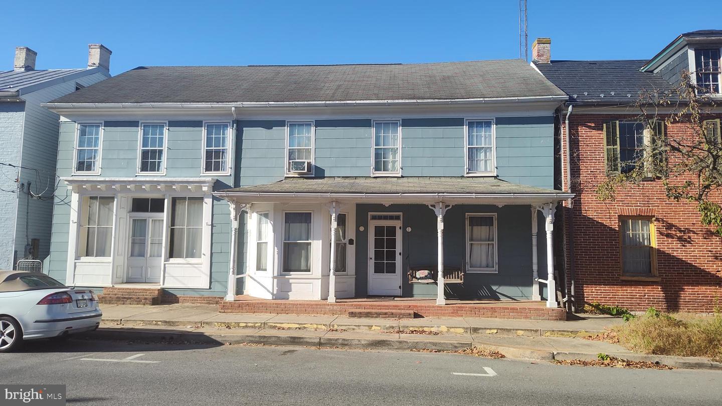 117 E Main St Property Photo 4