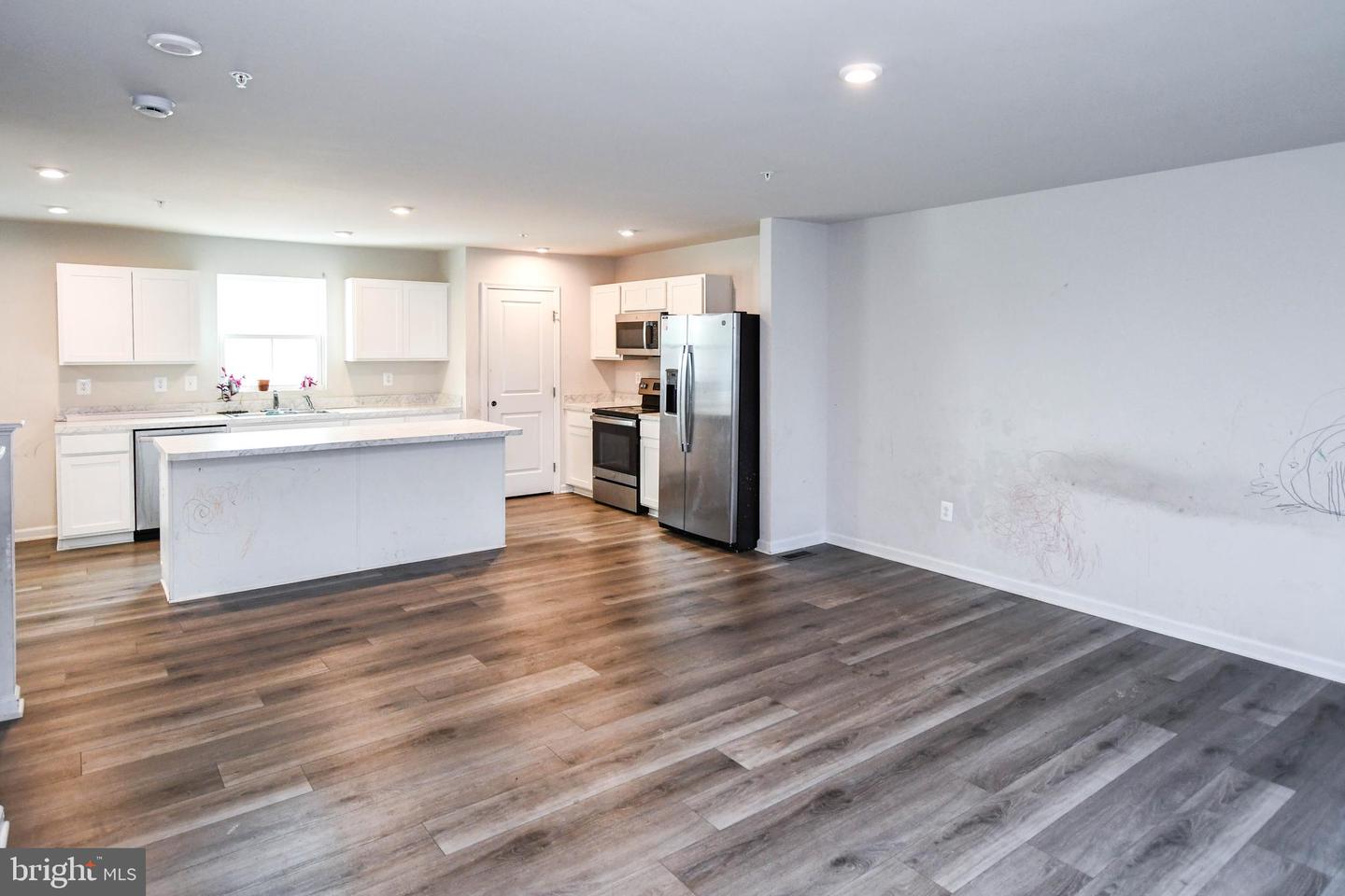 90 Charlotte St Property Photo 2