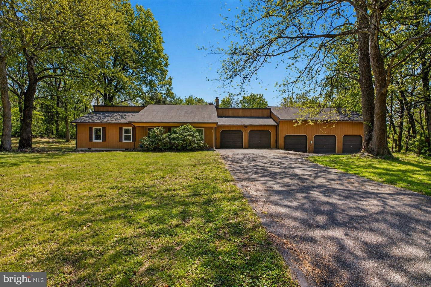 16821 Tow Path Ln Property Photo 1