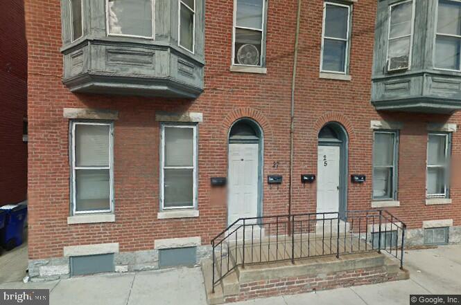 25 S LOCUST ST Property Photo 1