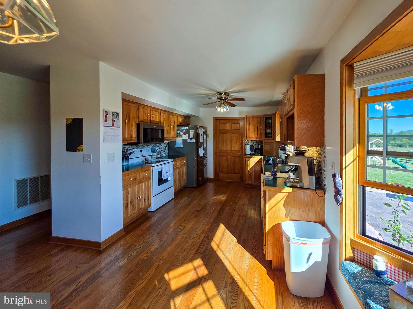 14637 Bain Rd Property Photo 27
