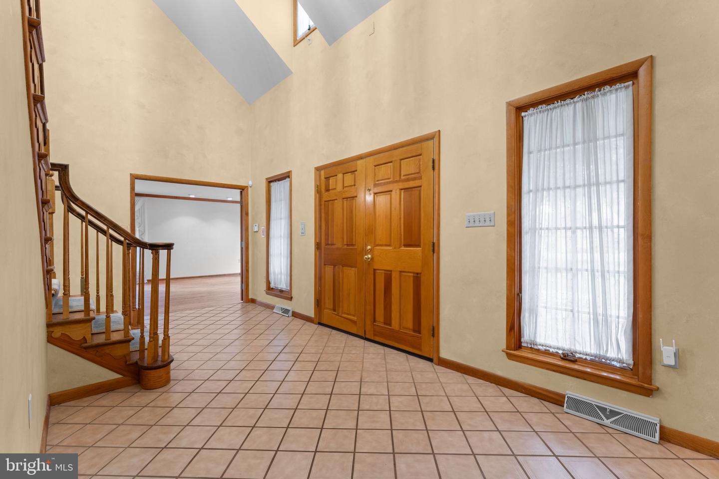 18903 Manchester Dr Property Photo 5
