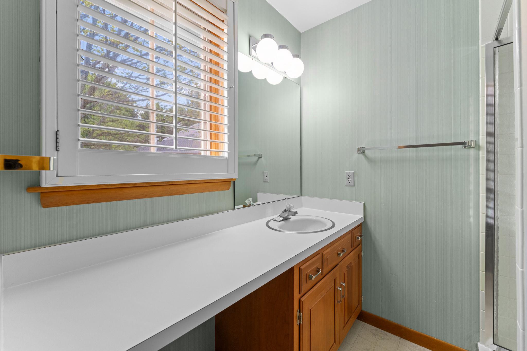 18903 Manchester Dr Property Photo 13