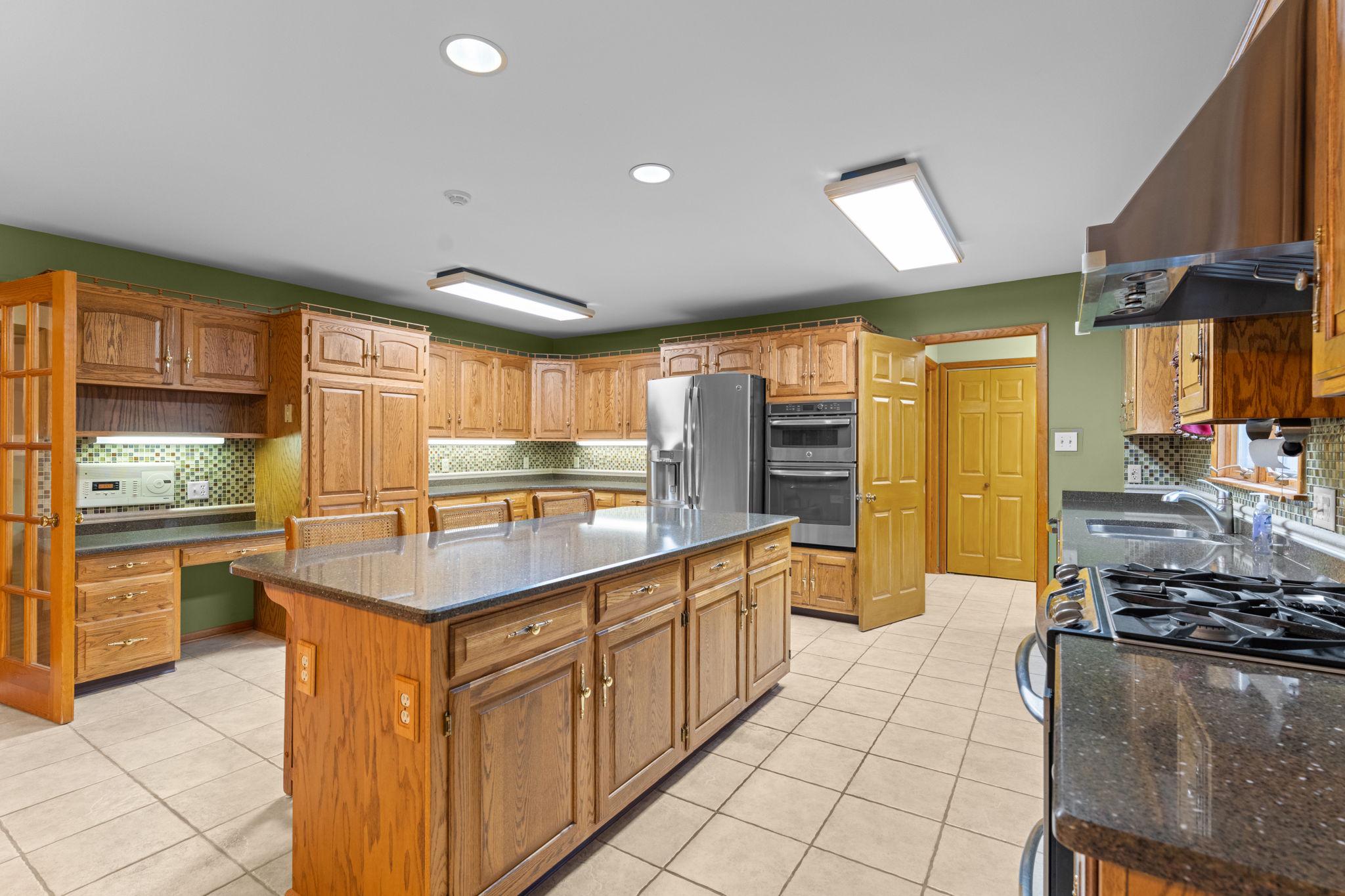 18903 Manchester Dr Property Photo 24