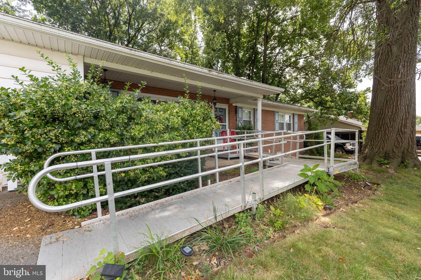 122 Orchard Dr Property Photo 2