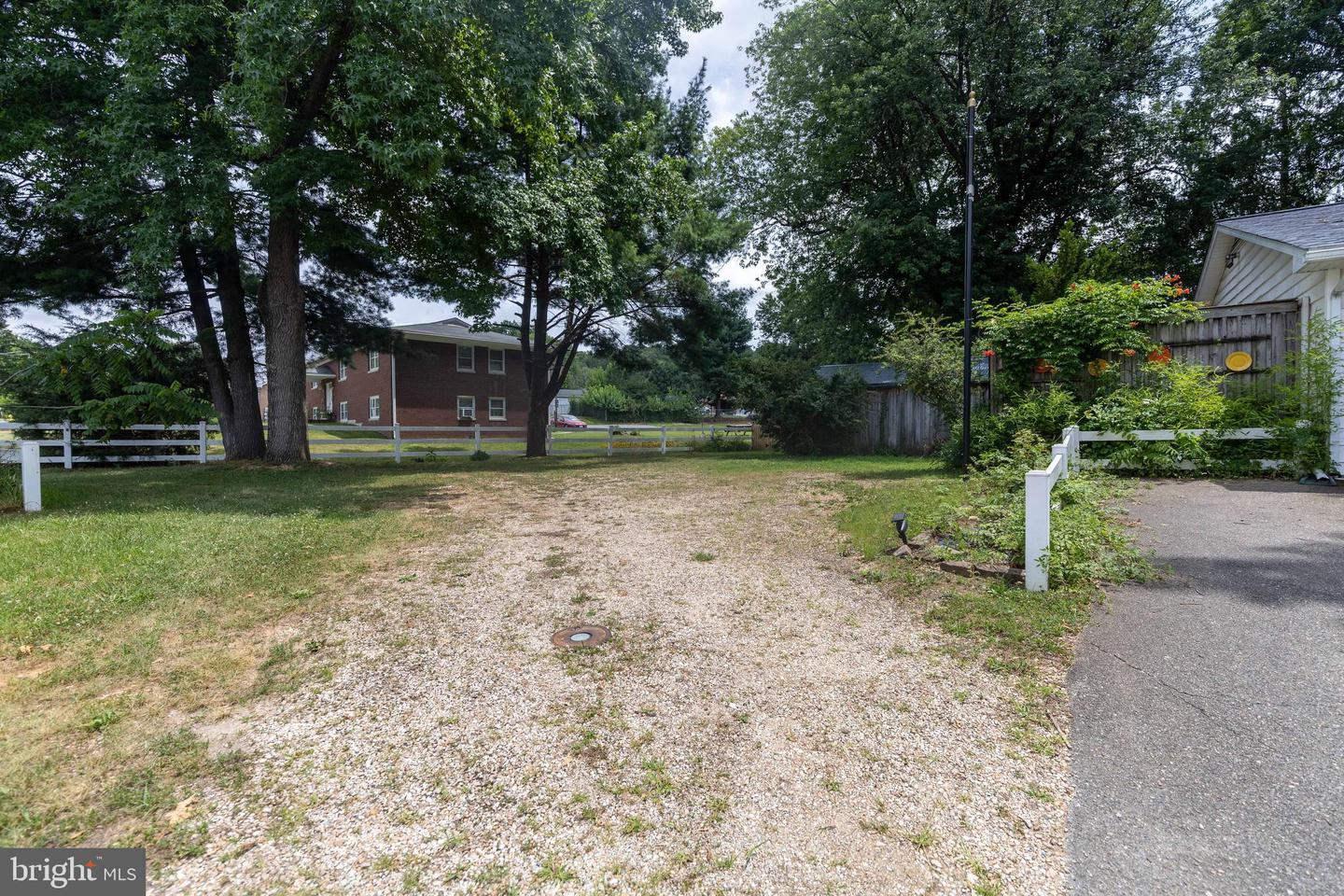 122 Orchard Dr Property Photo 3
