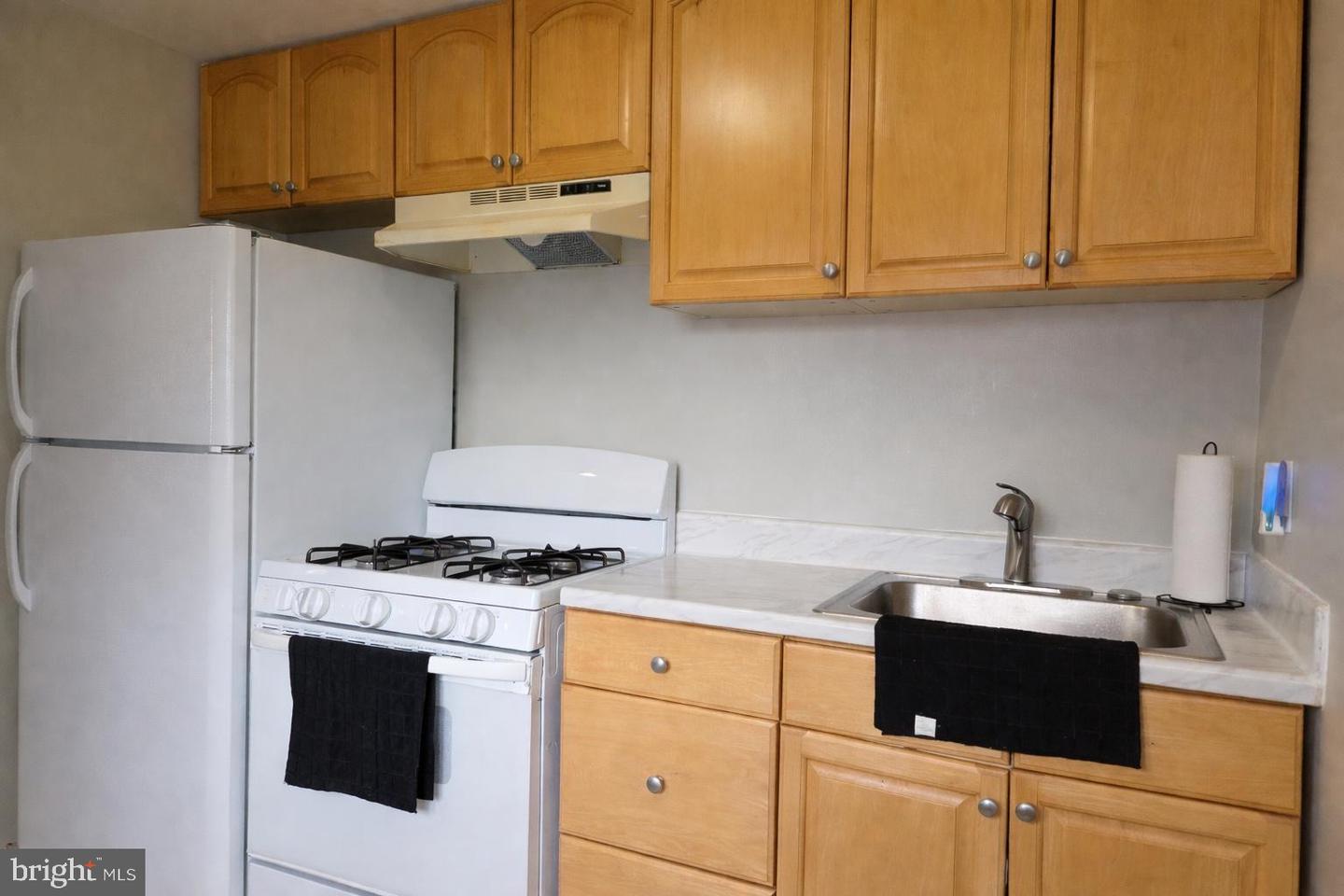 212 N Mulberry St Property Photo 2