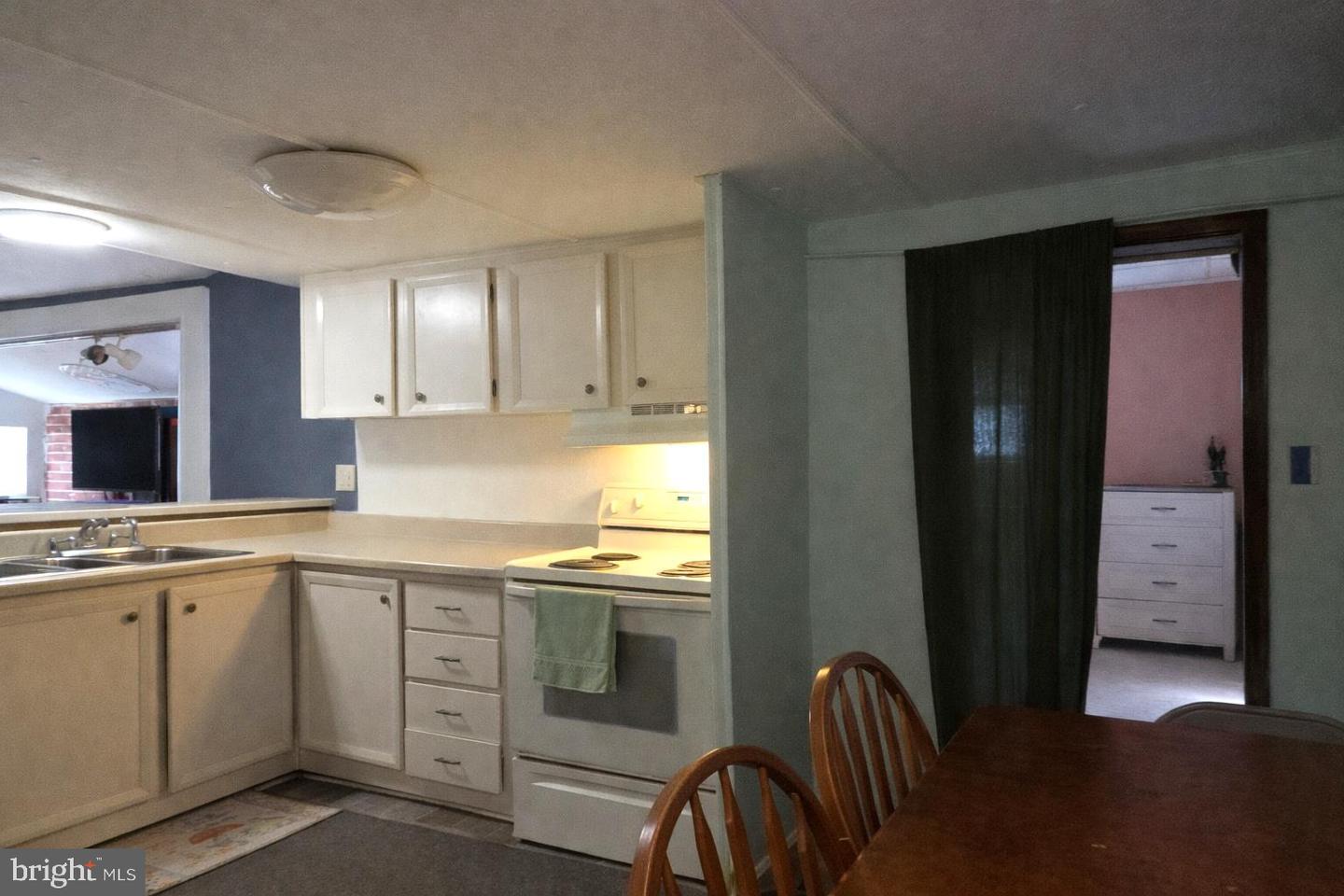 205 W High St W Property Photo 4