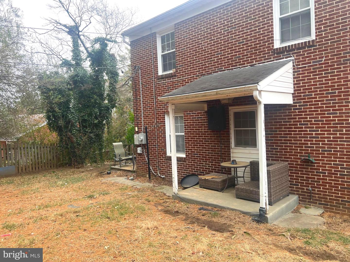 953 View St Property Photo 4