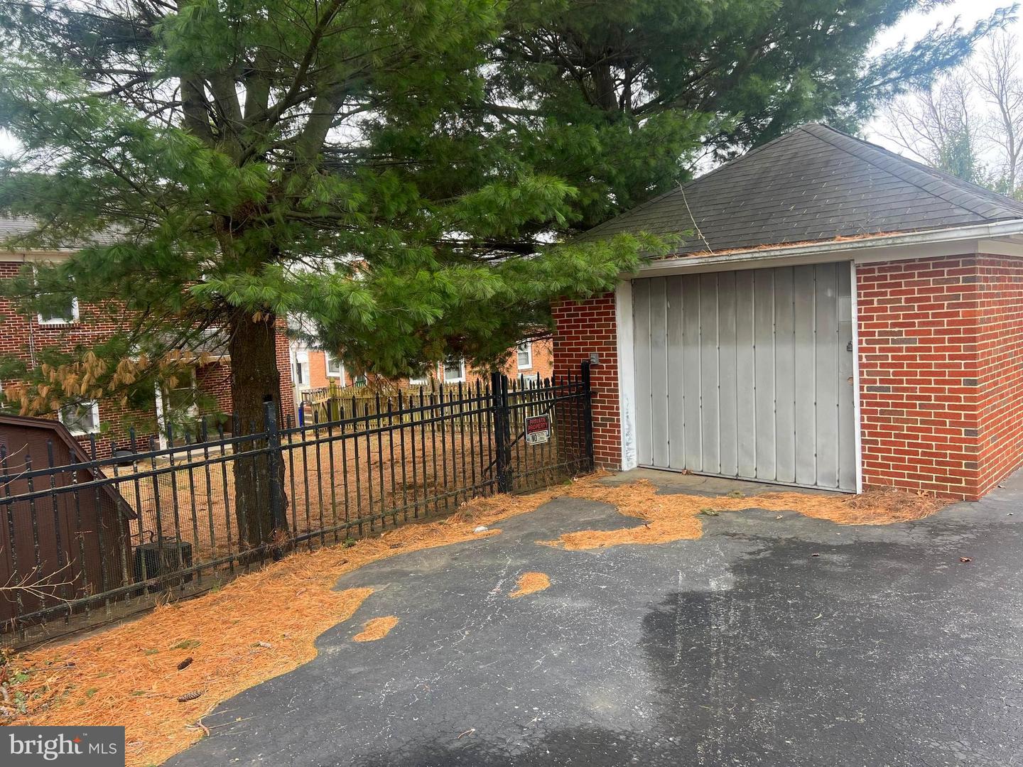 953 View St Property Photo 10