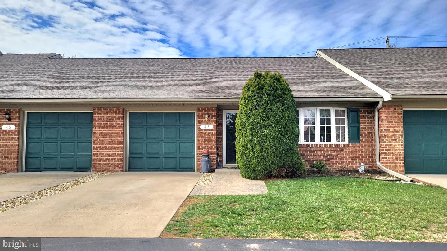 43 Sunbrook Ln #6 Property Photo 1