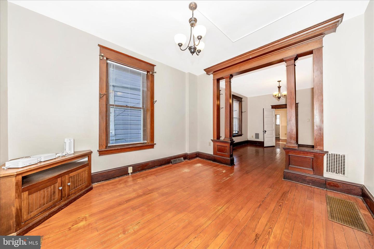 629 N Mulberry St Property Photo 5